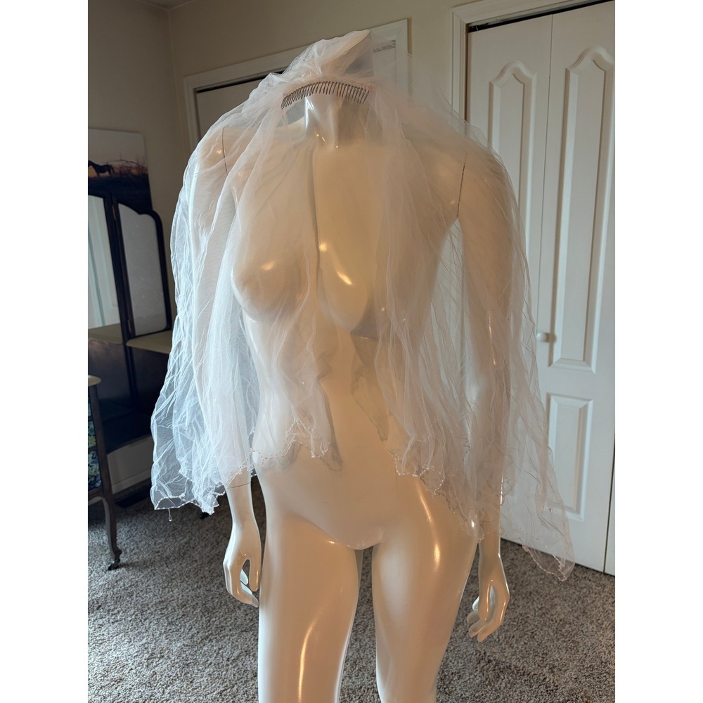 White Two Tier Beaded Scalloped Edge Bridal Veil Waist Length Pearl Trim 34in - Picture 13 of 14